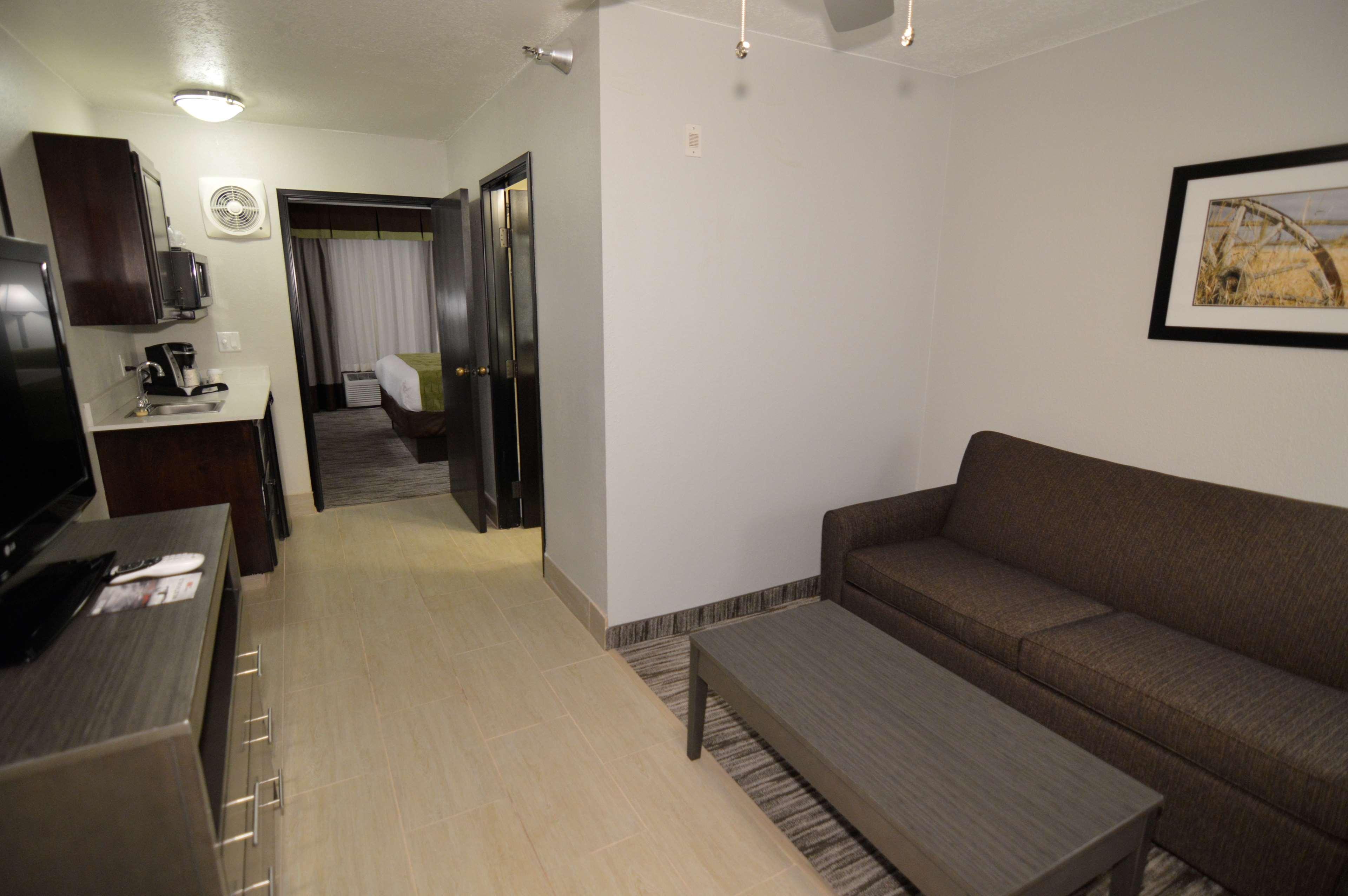 Best Western Plus Liberal Hotel & Suites Kültér fotó